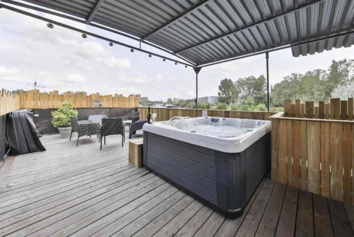 Apartamento La Peniche De Fabrice Avec Jacuzzi Privatif Estrasburgo Exterior foto
