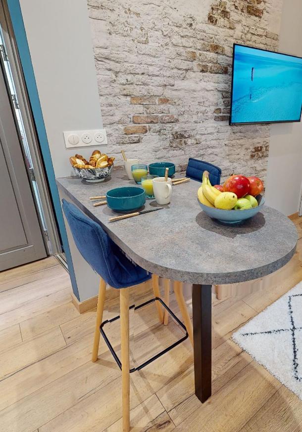 Apartamento La Peniche De Fabrice Avec Jacuzzi Privatif Estrasburgo Habitación foto