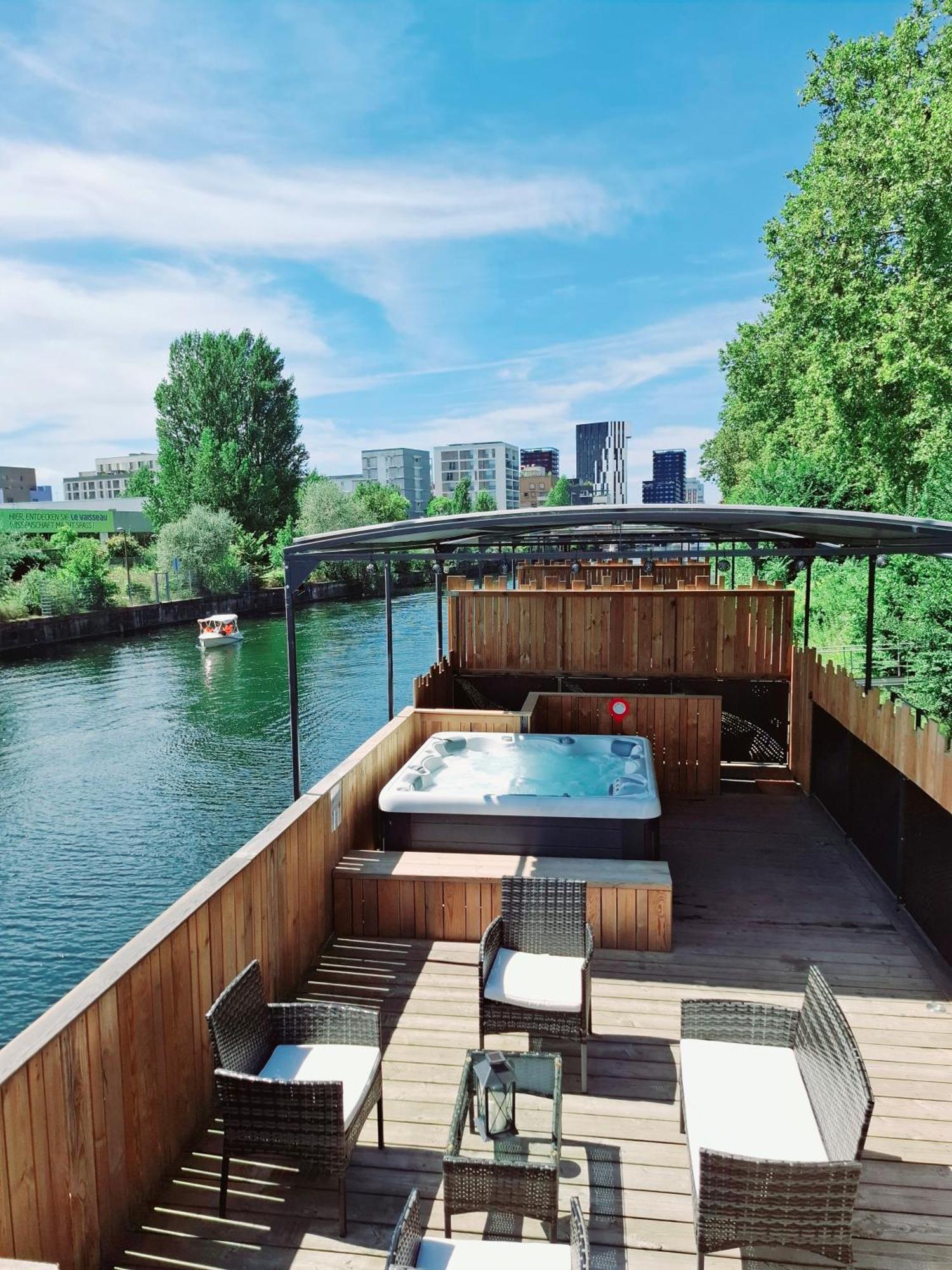 Apartamento La Peniche De Fabrice Avec Jacuzzi Privatif Estrasburgo Exterior foto